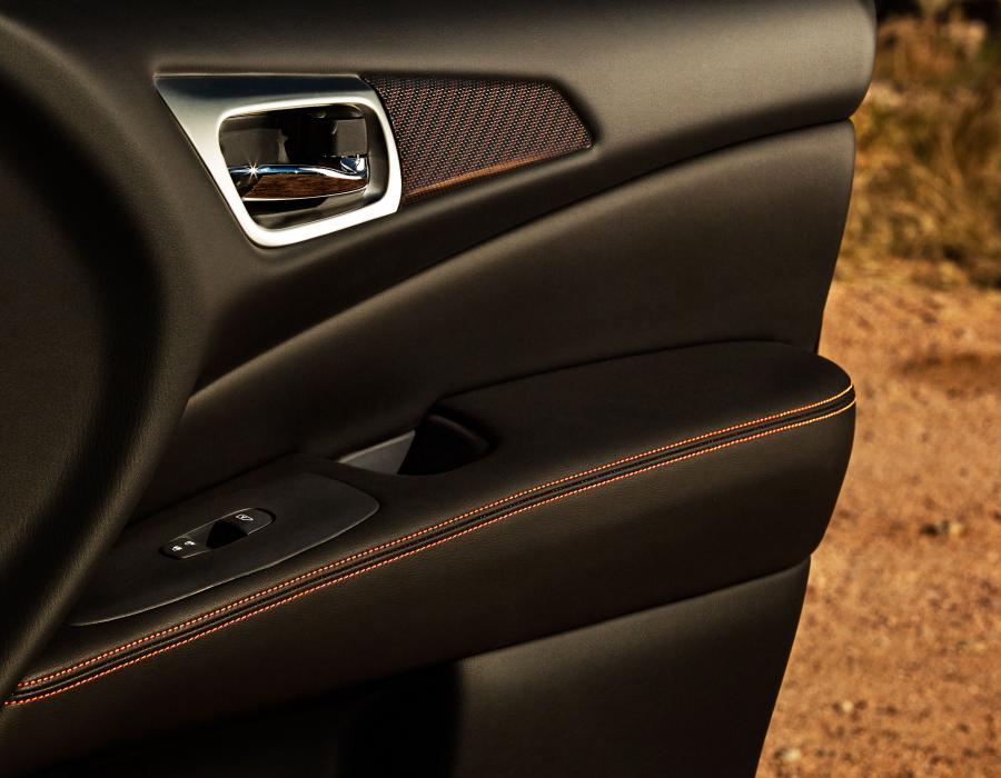 Детали интерьера Nissan Pathfinder Rock Creek (R52) 2019 года  (NA) (фото 20 из 40)